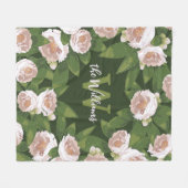 Dark Garden Harmony: Camelia's en groen Fleece Deken (Voorkant (Horizontaal))