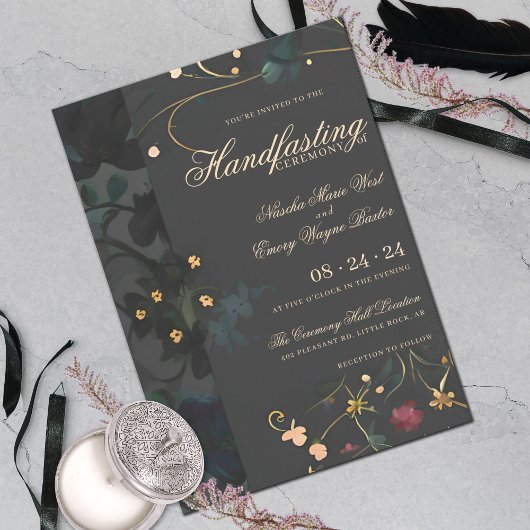 Dark Gray Moody Boho Abstract Floral Handfasting Kaart