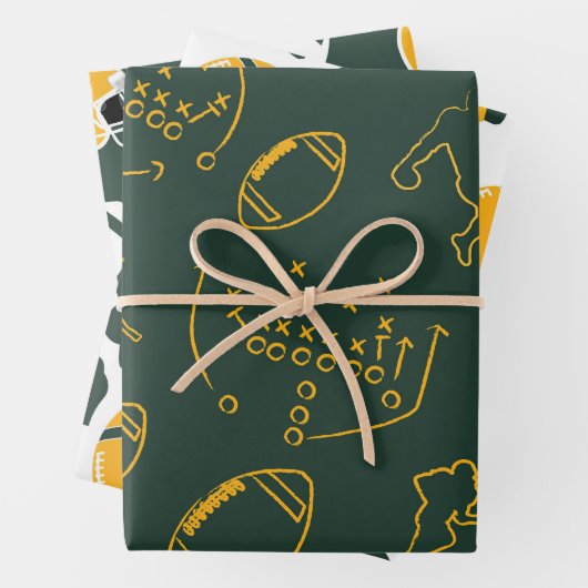 Dark Green and Gold Football Playbook Patterns Inpakpapier Vel (In situ)