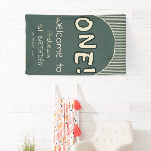 Dark Green Stripes 1st Birthday Spandoek (Insitu)