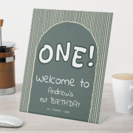 Dark Green Stripes 1st Birthday Welcome Reclamebord Met Voetstuk