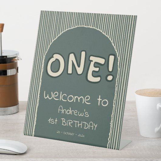 Dark Green Stripes 1st Birthday Welcome Reclamebord Met Voetstuk (Insitu)