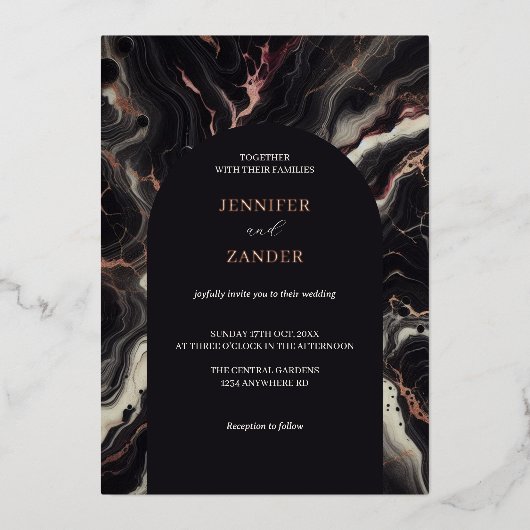 Dark Marble Wedding Moody & Luxe Herfst Elegantie Folie Uitnodiging (Voorkant)