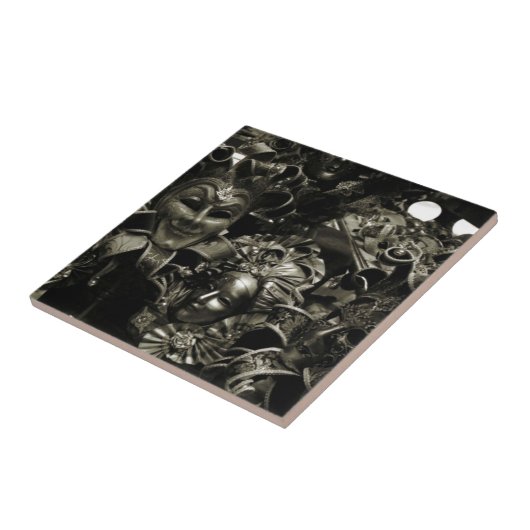 Dark Masquerade Tegeltje (Zijkant)