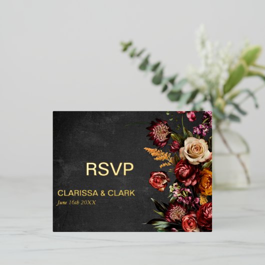 Dark Moody Bold Wild Flower Wedding RSVP-Briefkaar Folie Feestdagen Briefkaart (Staand Voorkant)