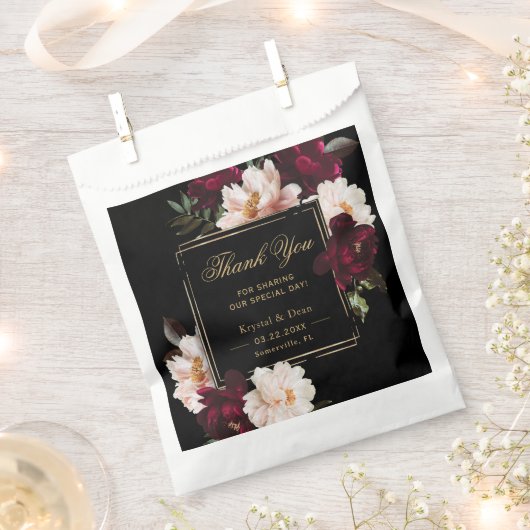 Dark Moody Burgundy Blush Black Floral Wedding Bedankzakje (Geknipt)