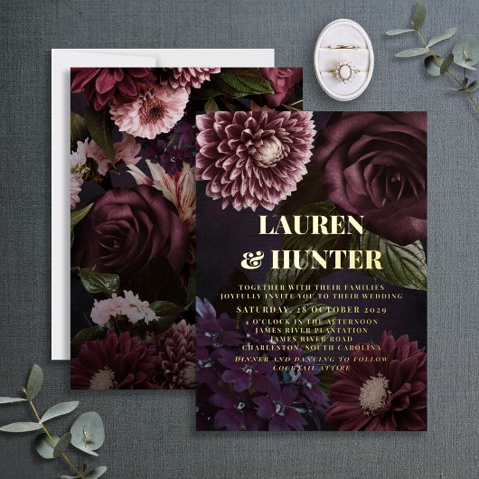 Dark Moody Burgundy Floral Botanical Weddenschap G Folie Uitnodiging