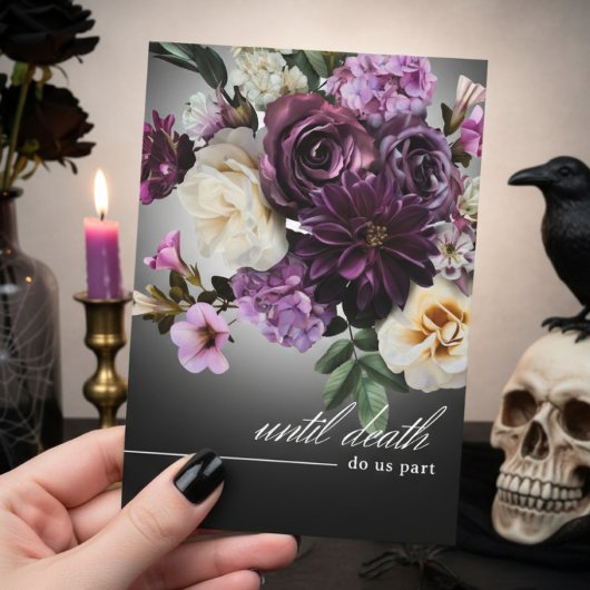 Dark Moody Midnight Paarse Bloemen Romance bruilof Kaart