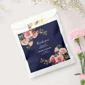 Dark moody pink and red roses navy blue wedding bedankzakje (Gezegeld)