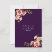 Dark moody pink and red roses purple wedding RSVP kaartje (Achterkant)
