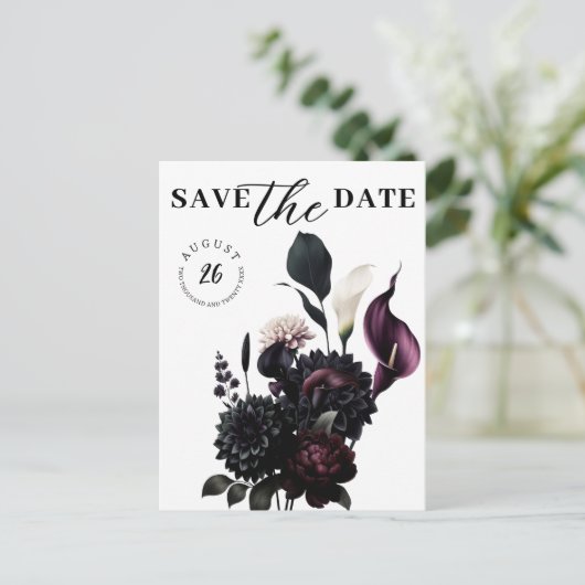 Dark Moody Romantische Bloemenbruiloft Save the Da Aankondigingskaart (Staand voorkant)