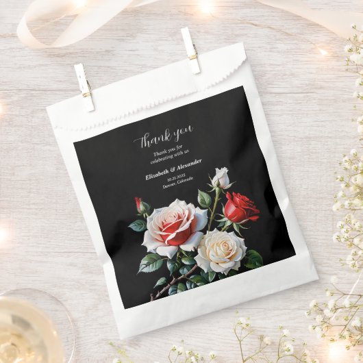 Dark Pretty pink white red roses floral wedding Bedankzakje (Geknipt)