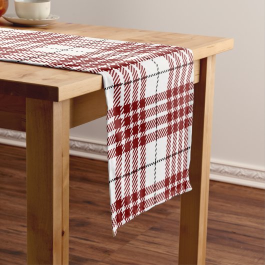 Dark Red and White Tartan Plaid Pattern Korte Tafelloper (Voorbeeld)