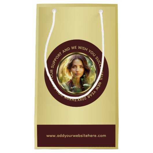 Dark-red gold design,Logo or Photo in gold circle, Klein Cadeauzakje (Voorkant)