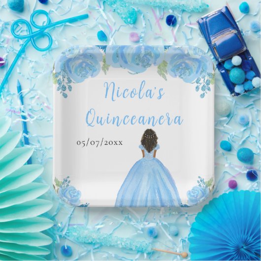 Dark Skin Princess Blue Floral Quinceanera Papieren Bordje (Feest)