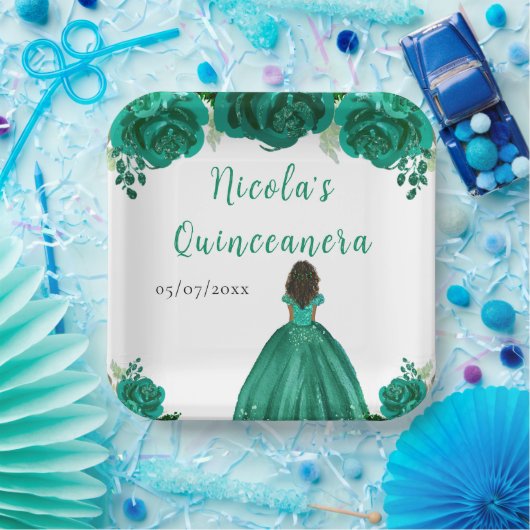 Dark Skin Princess Green Floral Quinceanera Papieren Bordje (Feest)