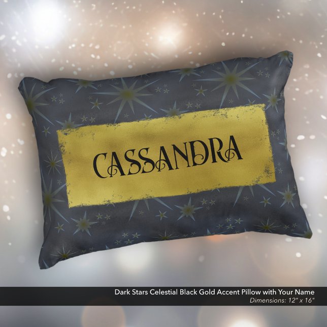 Dark Stars Celestial Black Gold Naam Accent Kussen (Dark Stars Celestial Black and Gold Accent Pillow Personalized with Your Name.)