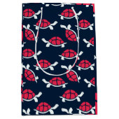 Dark Theme Tortoise Cartoon Medium Cadeauzakje (Voorkant)