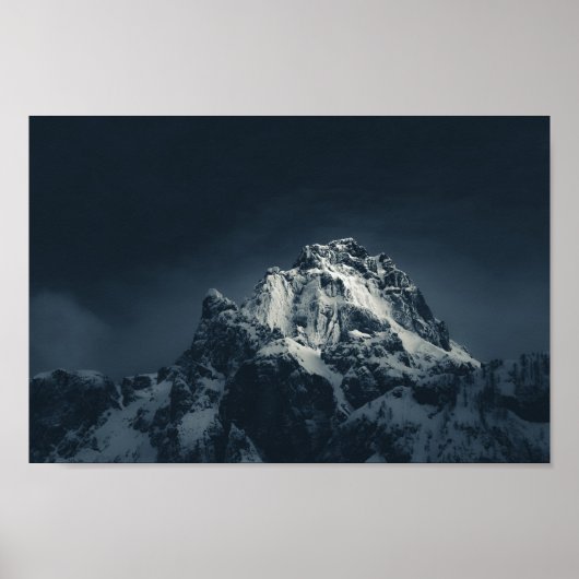 Darkness en berg poster (Voorkant)