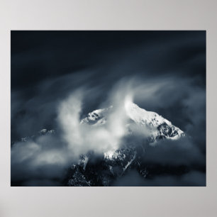 Darkness en chaos over de berg poster