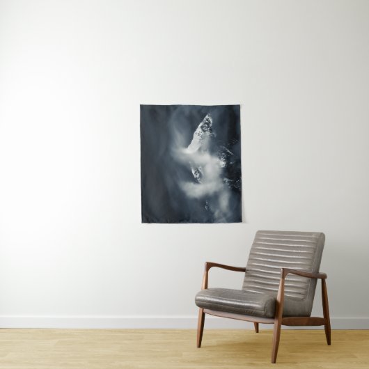 Darkness en chaos over de berg wandkleed (In situ)