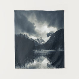 Darkness en regen in Zgornje Jozersko, Slovenië Wandkleed