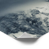 Darkness en wolken over de bergen poster (Hoek)