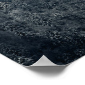 Darkness en zon over het sneeuwsparsbos poster (Hoek)