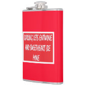 Darling Lets Entwine-liefhebbers vinden rood wit Heupfles (Links)