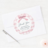 Darling Roze Waterverf Plaid en Bow Baby shower Ronde Sticker (Envelop)
