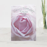 Darling Wife, een Birthday-kaart met een roze roze Kaart<br><div class="desc">Een delicate bleke roze roos in het midden. Een prachtige Birthday-kaart die je kunt aanpassen om je eigen gevoelens over te brengen.</div>