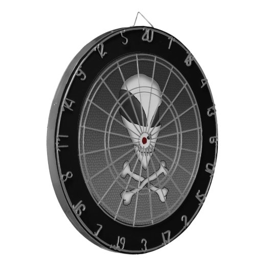 Dart Board - Area 51 Skull & Crossbones Dartbord (Voorkant Links)