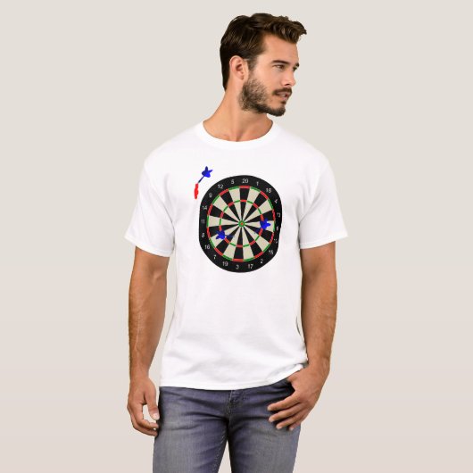 Dart board met darts t-shirt (Voorkant volledig)