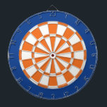 Dart Board: Wit, Oranje, en blauw Dartbord<br><div class="desc">Wit,  Oranje,  en blauw gekleurd kunstbordspel met 6 messenmakertjes</div>