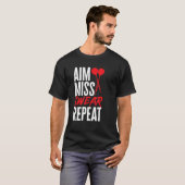 Dart Darts Player Aim Miss Swear Repeteren T-shirt (Voorkant volledig)