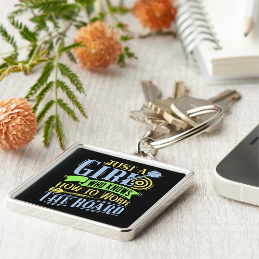 Dart Queen Premium Sleutelhanger (Zijkant)