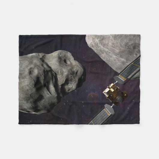 DART-ruimteschip en de Liciacube vóór de botsing Fleece Deken (Voorkant (Horizontaal))