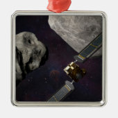 DART-ruimteschip en de Liciacube vóór de botsing Metalen Ornament (Voorkant)