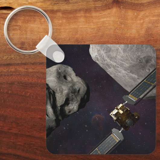 DART-ruimteschip en de Liciacube vóór de botsing Sleutelhanger (Voorkant)