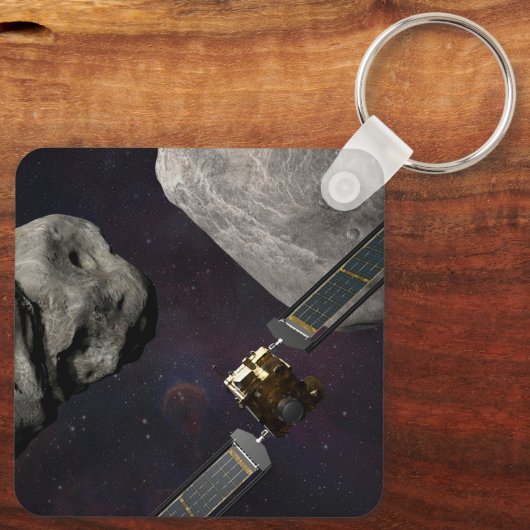 DART-ruimteschip en de Liciacube vóór de botsing Sleutelhanger (Achterkant)