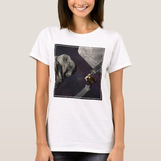 DART-ruimteschip en de Liciacube vóór de botsing T-shirt (Voorkant)