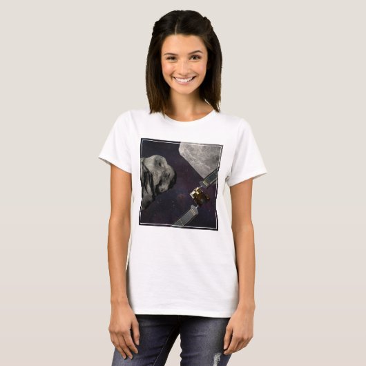 DART-ruimteschip en de Liciacube vóór de botsing T-shirt (Voorkant volledig)