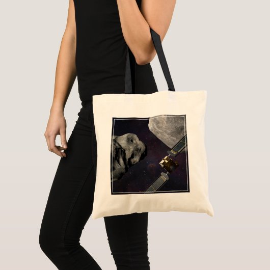 DART-ruimteschip en de Liciacube vóór de botsing Tote Bag (Voorkant (product))