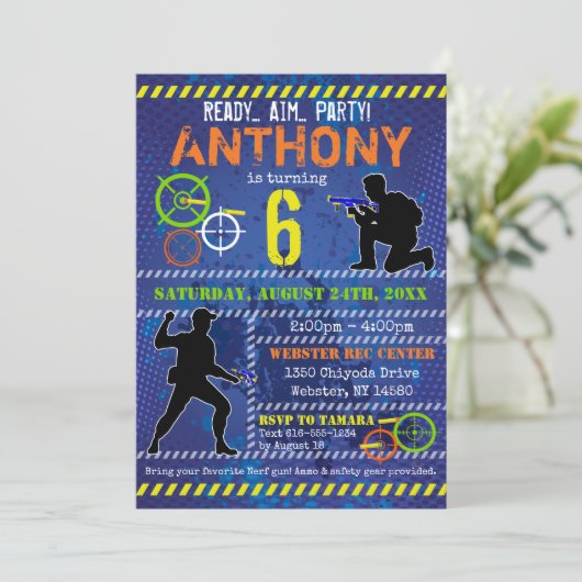 Dart Wars Party Blaster Pistool Verjaardag Kaart (Staand voorkant)