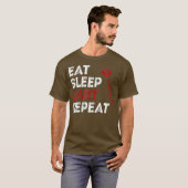 Dartboard Eet Slaap Dart Herhaal Dart Speler T-shirt (Voorkant volledig)