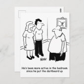 Dartboard in de slaapkamer. Funny Cartoon Briefkaart (Voorkant / Achterkant)