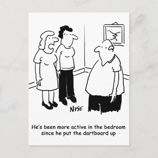 Dartboard in de slaapkamer. Funny Cartoon Briefkaart (Voorkant)