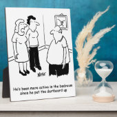 Dartboard in de slaapkamer. Funny Cartoon Fotoplaat (Zijkant)