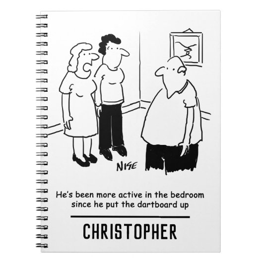 Dartboard in de slaapkamer. Funny Cartoon Notitieboek (Voorkant)