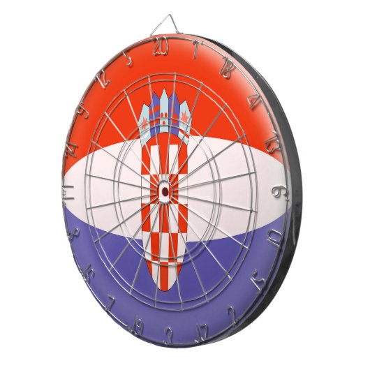 Dartboard met 6 darts Kroatische vlag Dartbord (Voorkant Rechts)